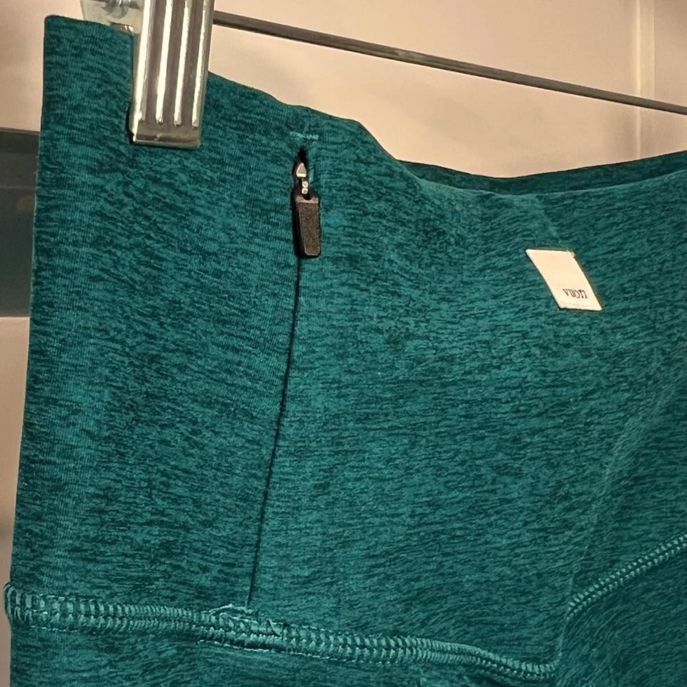 Like New: Vuori Women’s Clean Elevation Legging Jade Heather Large Regular - Picture 7 of 8